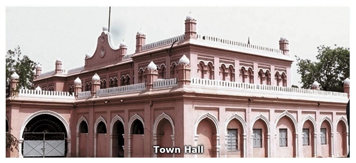 ଟାଉନ ହଲ 